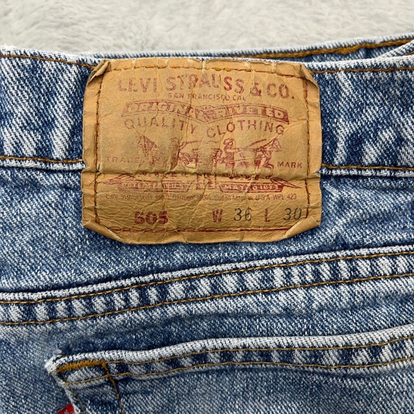 Vintage Levis 505 Mens Jeans 36x30 Light Wash Denim Casual Straight Fit - Picture 3 of 12